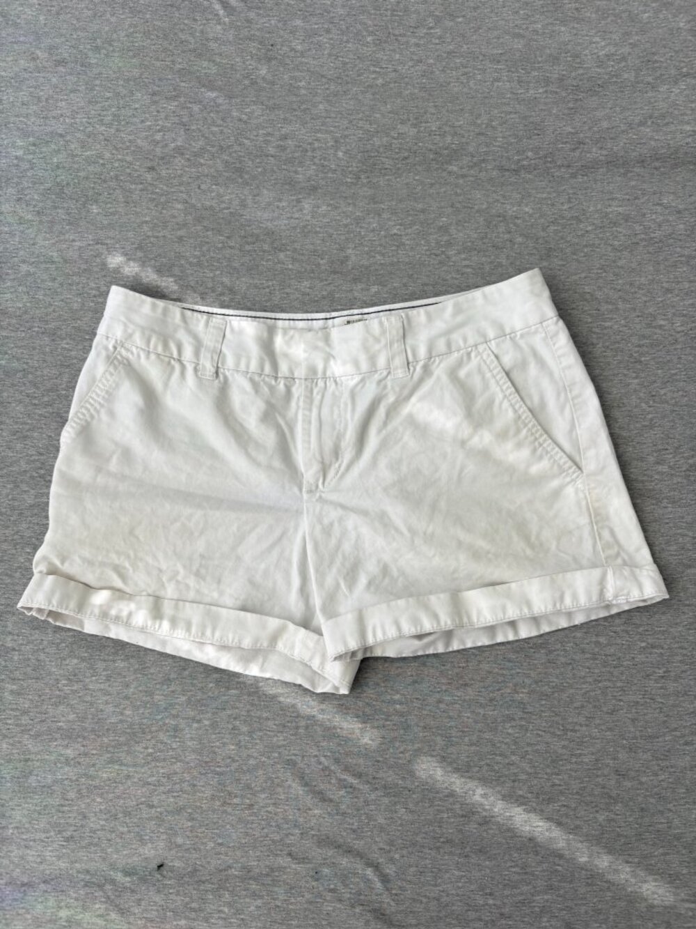 Tommy Hilfiger Chino Shorts Womens Size 4 White Cuffed Cotton Twill Preppy Casua